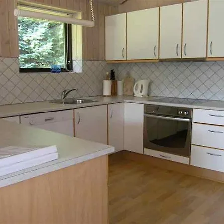 Three-bedroom Holiday In * Халс